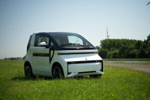 Linktour Alumi wit in het gras