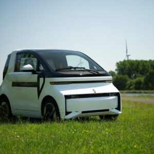 Linktour Alumi wit in het gras